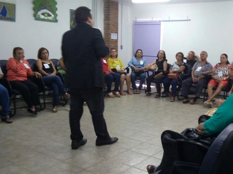 Leia mais sobre o artigo Em mais um encontro , oficina USINA DE MUDANÇAS contempla servidores aposentados